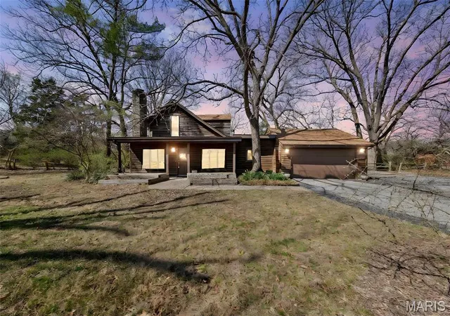 Single Family Residence at 1111 Basswood Ln, Saint Louis, MO 63132 | MLS# MIS25016727 |  | Sold on 2025-05-14