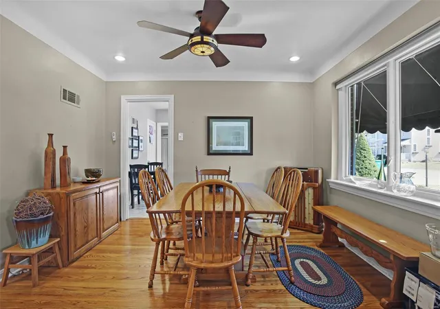 Photo 4 of Single Family Residence at 233 W Old Watson Rd, Saint Louis, MO 63119 | MLS# MIS25016883 | | Sold on 2025-04-29