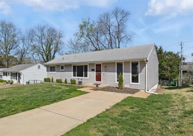 Photo 1 of Single Family Residence at 7451 Rockwood Dr, Saint Louis, MO 63123 | MLS# MIS25016983 |  | Sold on 2025-05-29