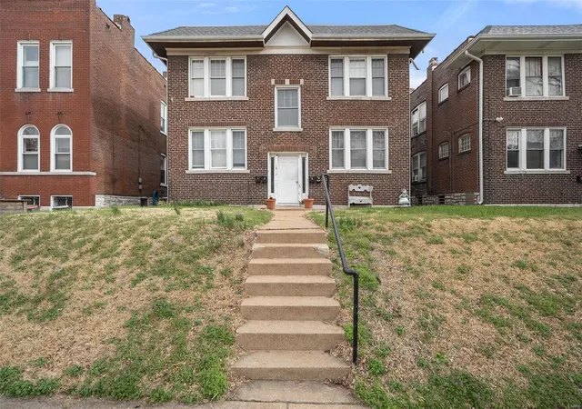 Multi Family at 1817 Allen Ave, Saint Louis, MO 63104 | MLS# MIS25016987 | | Sold on 2025-06-03
