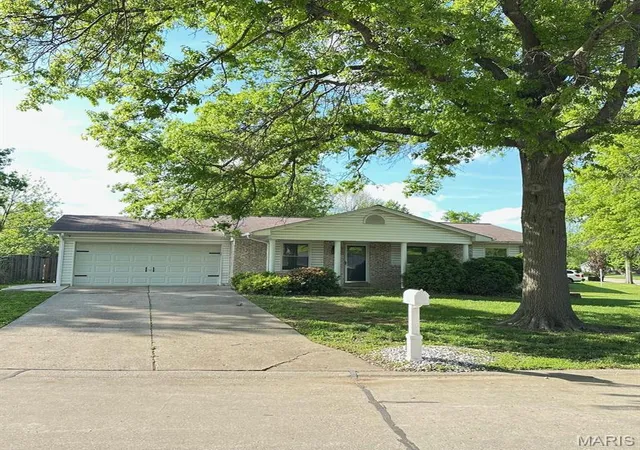 Single Family Residence at 329 Woodbridge Dr, Saint Charles, MO 63303 | MLS# MIS25017011 |  | Sold on 2025-06-06
