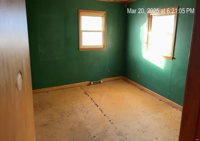 Photo 5 of Single Family Residence at 601 S Hickory, Dexter, MO 63841 | MLS# MIS25017089 | | Sold on 2025-05-13