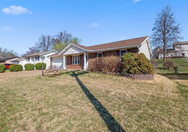 Photo 2 of Single Family Residence at 3850 Towers Rd, Saint Charles, MO 63304 | MLS# MIS25017166 |  | Sold on 2025-04-23