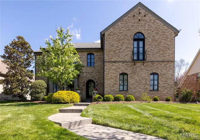 Single Family Residence at 8311 Kingsbury Blvd, Saint Louis, MO 63105 | MLS# MIS25017183 | | Sold on 2025-06-02
