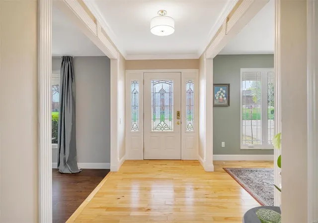 Photo 4 of Single Family Residence at 5528 Rolling Meadows Ct, Saint Louis, MO 63129 | MLS# MIS25017259 | | Sold on 2025-04-29