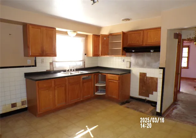 Photo 4 of Single Family Residence at 8270 Frost Ave, Saint Louis, MO 63134 | MLS# MIS25017331 | | Sold on 2025-04-28