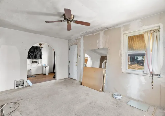 Photo 4 of Single Family Residence at 540 Ruthland Dr, Saint Louis, MO 63125 | MLS# MIS25017365 |  | Sold on 2025-04-22