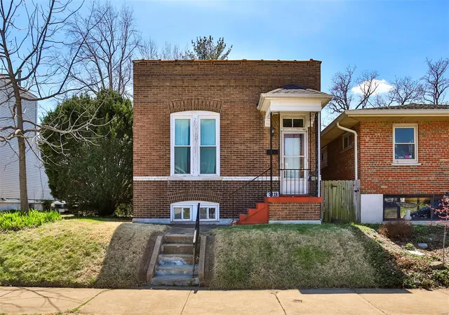 Single Family Residence at 5818 Southwest Ave, Saint Louis, MO 63139 | MLS# MIS25017407 | | Sold on 2025-04-24