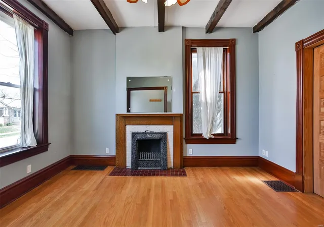 Photo 4 of Single Family Residence at 5818 Southwest Ave, Saint Louis, MO 63139 | MLS# MIS25017407 | | Sold on 2025-04-24