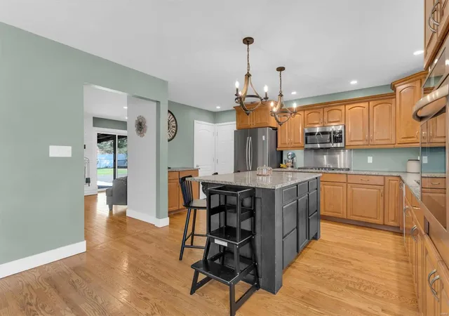 Photo 4 of Single Family Residence at 5285 Brass Lantern Pl, Saint Louis, MO 63128 | MLS# MIS25017436 | | Sold on 2025-04-25