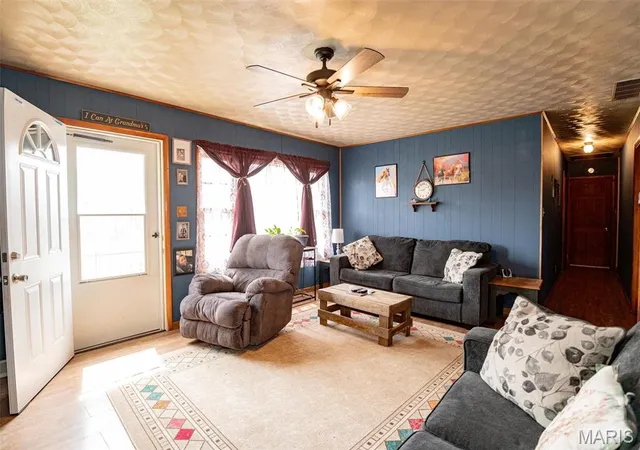Photo 4 of Single Family Residence at 9073 W Red Oak Rd, Rosebud, MO 63091 | MLS# MIS25017459 |  | Sold on 2025-07-21