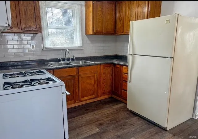 Photo 3 of Single Family Residence at 240 Reasor Dr, Saint Louis, MO 63135 | MLS# MIS25017540 |  | Sold on 2025-05-02