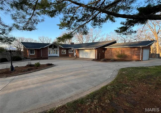 Photo 2 of Single Family Residence at 603 Jacobs Station Rd, Saint Charles, MO 63304 | MLS# MIS25017565 | | Sold on 2025-06-30