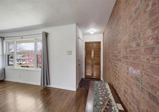 Photo 3 of Single Family Residence at 8331 Acorn Ave, Saint Louis, MO 63123 | MLS# MIS25017720 | | Sold on 2025-05-02