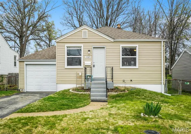 Single family home for sale at 10325 Niblic Dr, Saint Louis, MO 63114 | MLS# MIS25017734 | Listing updated on 2026-03-19