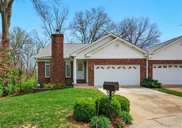 Villa at 8009 Mastis Ct, Saint Louis, MO 63123 | MLS# MIS25017795 | | Sold on 2025-04-30