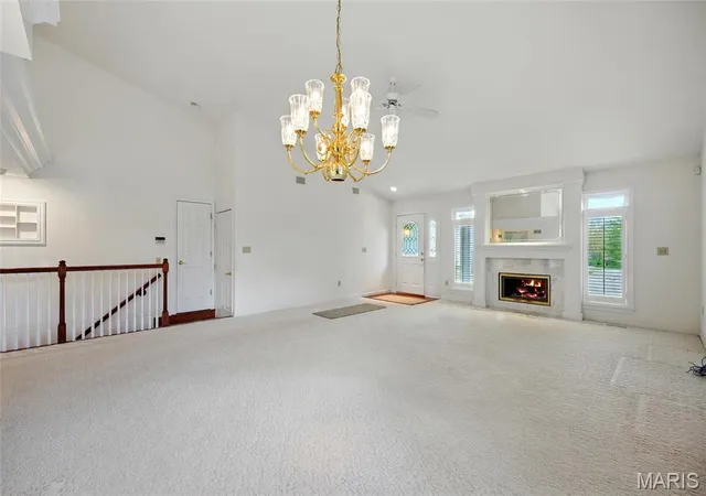 Photo 3 of Villa at 8009 Mastis Ct, Saint Louis, MO 63123 | MLS# MIS25017795 | | Sold on 2025-04-30