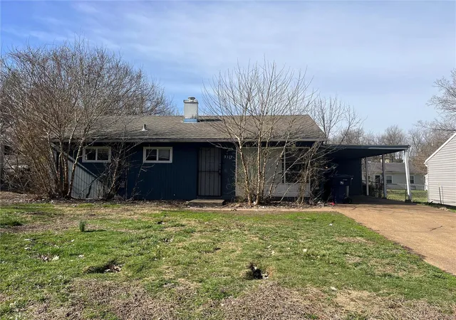 Single Family Residence at 5319 Elsie Ave, Saint Louis, MO 63135 | MLS# MIS25017800 |  | Sold on 2025-04-10