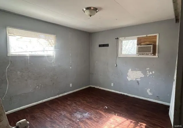 Photo 4 of Single Family Residence at 5319 Elsie Ave, Saint Louis, MO 63135 | MLS# MIS25017800 |  | Sold on 2025-04-10