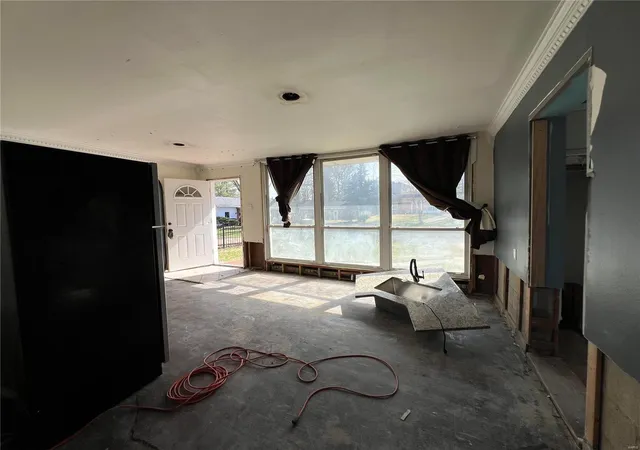 Photo 4 of Single Family Residence at 603 Majesty Ct, Saint Louis, MO 63125 | MLS# MIS25017836 | | Sold on 2025-04-25