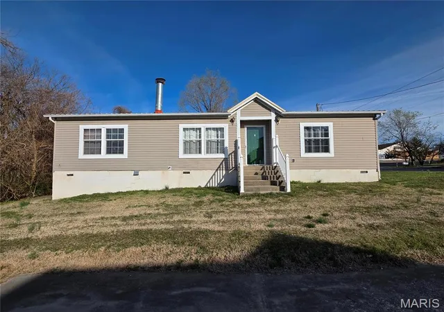 Photo 1 of Manufactured Home at 801 Memorial Dr, Sainte Genevieve, MO 63670 | MLS# MIS25017872 |  | Sold on 2025-05-22
