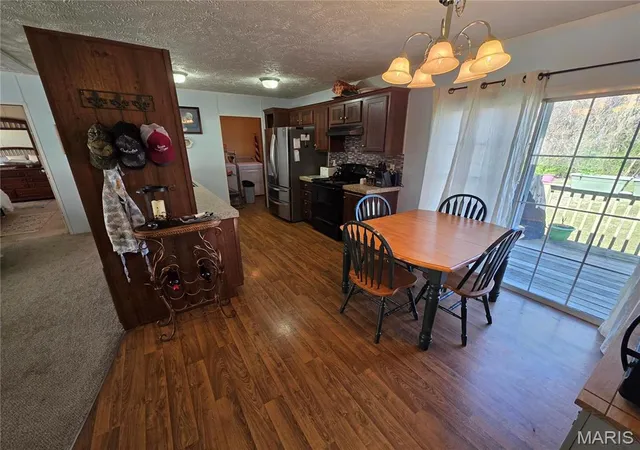 Photo 4 of Manufactured Home at 801 Memorial Dr, Sainte Genevieve, MO 63670 | MLS# MIS25017872 |  | Sold on 2025-05-22
