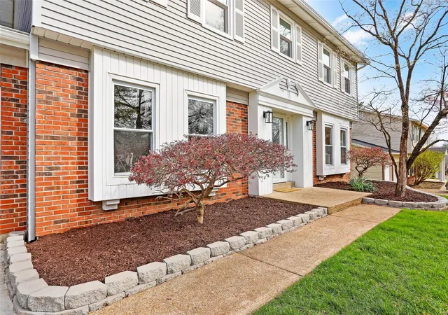 Photo 3 of Single Family Residence at 13340 Windbrooke Ln, Saint Louis, MO 63146 | MLS# MIS25017894 | | Sold on 2025-05-01