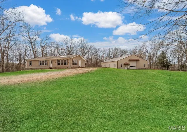 Photo 1 of Single Family Residence at 6673 Red Bud, Fulton, MO 65251 | MLS# MIS25017898 | | Sold on 2025-05-30