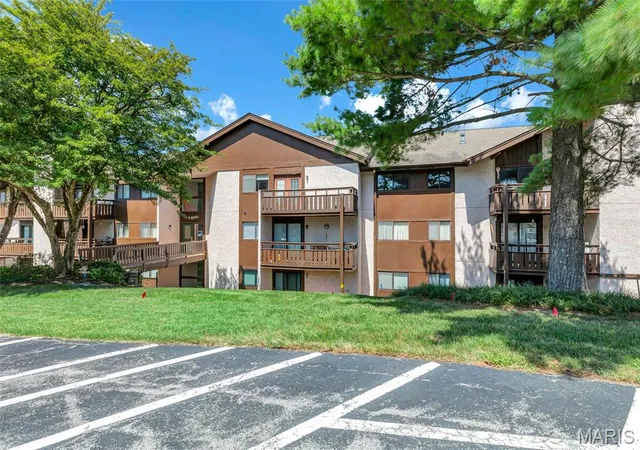 Condo for sale at 1400 Heritage Landing #305, Saint Charles, MO 63303 | MLS# MIS25017917 | Listing updated on 2025-11-28