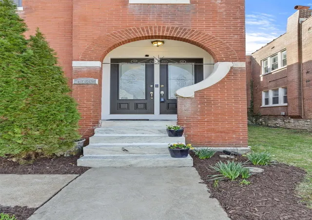 Photo 2 of Single Family Residence at 4326 Hartford St, Saint Louis, MO 63116 | MLS# MIS25017928 |  | Sold on 2025-05-02