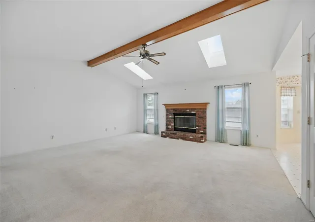 Photo 3 of Single Family Residence at 112 Beacon Hill Dr, Saint Charles, MO 63301 | MLS# MIS25017958 |  | Sold on 2025-04-25