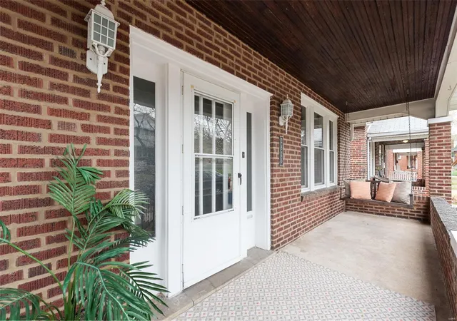 Photo 3 of Single Family Residence at 2825 Knox Ct, Saint Louis, MO 63139 | MLS# MIS25017987 | | Sold on 2025-05-06