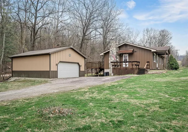 Photo 4 of Single Family Residence at 2337 Boy Scout Rd, Hermann, MO 65041 | MLS# MIS25018264 | | Sold on 2025-05-08