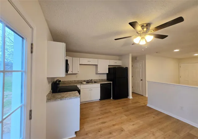 Photo 4 of Single Family Residence at 32 Orchard Hills Dr, Saint Peters, MO 63376 | MLS# MIS25018395 |  | Sold on 2025-05-16