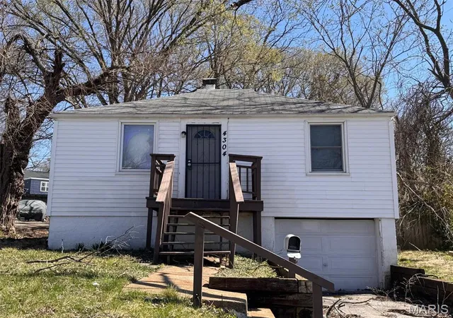 Single family home for sale at 4304 Springdale Ave, Saint Louis, MO 63134 | MLS# MIS25018399 | Listing updated on 2025-08-05