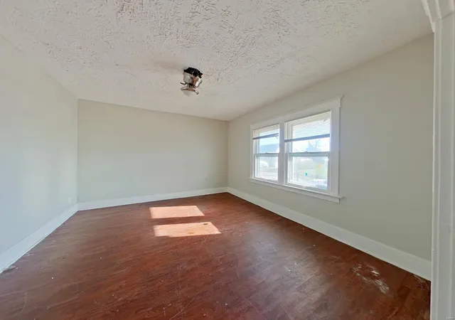 Photo 3 of Single Family Residence at 6103 Grimshaw Ave, Saint Louis, MO 63120 | MLS# MIS25018460 | | Sold on 2025-04-18