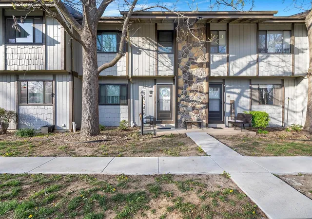 Townhouse at 2703 Savoy Dr #2703, Lake Saint Louis, MO 63367 | MLS# MIS25018506 | | Sold on 2025-05-02