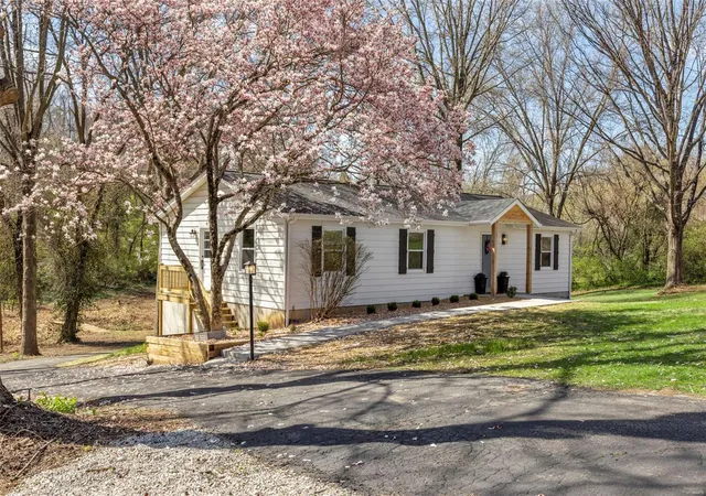 Photo 1 of Single Family Residence at 1300 Hudson Rd, Saint Louis, MO 63135 | MLS# MIS25018534 |  | Sold on 2025-06-12