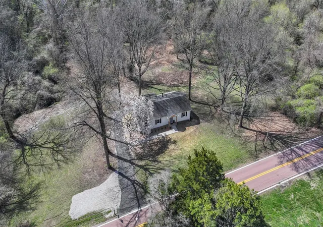 Photo 2 of Single Family Residence at 1300 Hudson Rd, Saint Louis, MO 63135 | MLS# MIS25018534 |  | Sold on 2025-06-12