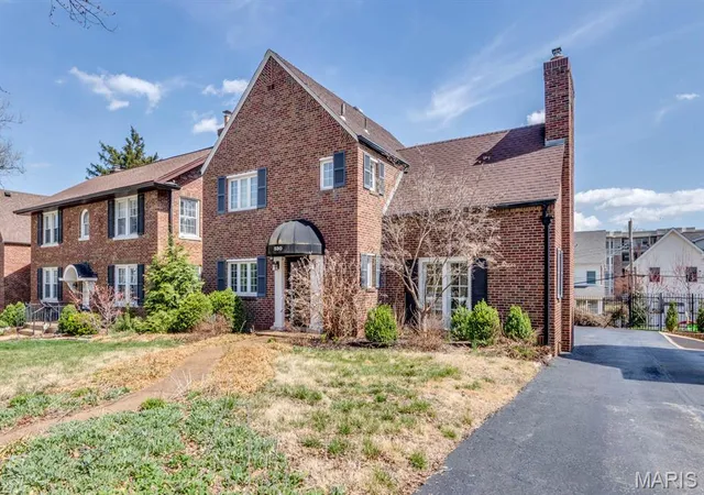 Single Family Residence at 530 Donne Ave, Saint Louis, MO 63130 | MLS# MIS25018632 | | Sold on 2025-06-23