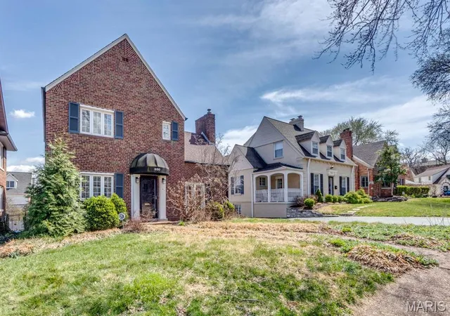 Photo 2 of Single Family Residence at 530 Donne Ave, Saint Louis, MO 63130 | MLS# MIS25018632 | | Sold on 2025-06-23