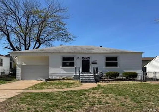 Single Family Residence at 5533 Sunbury Ave, Saint Louis, MO 63136 | MLS# MIS25018711 | | Sold on 2025-05-01