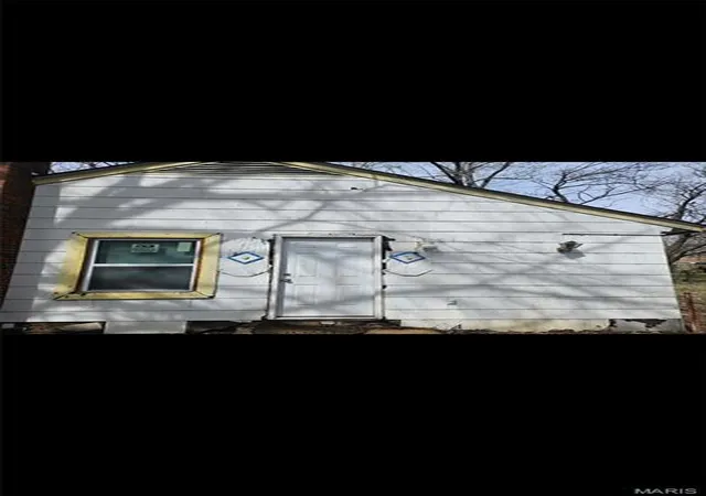 Single family home for sale at 10104 Prince Dr, Saint Louis, MO 63136 | MLS# MIS25018760 | Listing updated on 2025-10-22