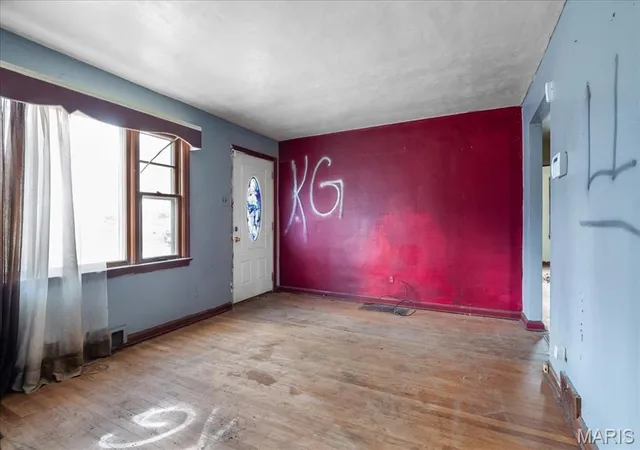 Photo 3 of Single Family Residence at 2508 Ada Ave, Saint Louis, MO 63136 | MLS# MIS25018935 | | Sold on 2025-06-30