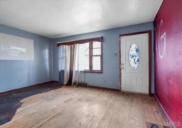 Photo 4 of Single Family Residence at 2508 Ada Ave, Saint Louis, MO 63136 | MLS# MIS25018935 | | Sold on 2025-06-30