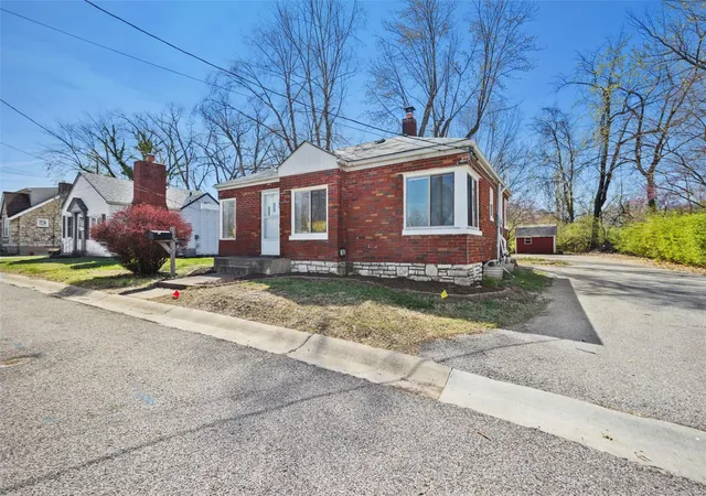 Photo 2 of Single Family Residence at 10030 Lucille Ave, Saint Ann, MO 63074 | MLS# MIS25018942 | | Sold on 2025-04-24