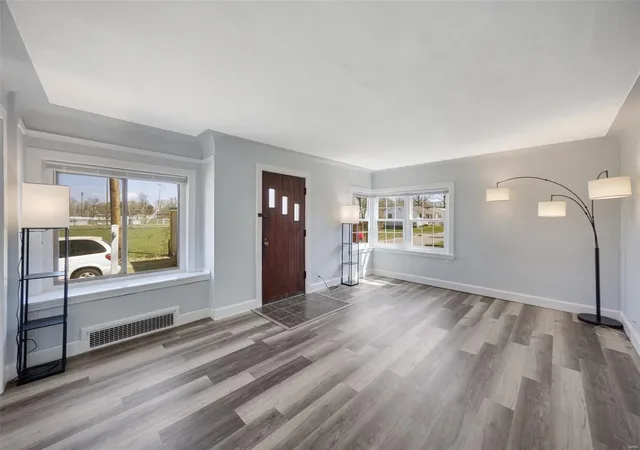 Photo 3 of Single Family Residence at 10030 Lucille Ave, Saint Ann, MO 63074 | MLS# MIS25018942 | | Sold on 2025-04-24