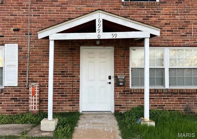 Condominium at 6990 Colonial Woods Dr #59, Saint Louis, MO 63129 | MLS# MIS25018949 |  | Sold on 2025-11-21