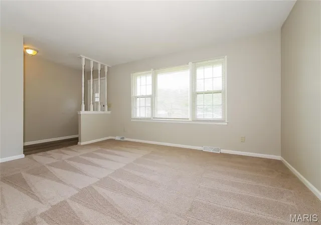 Photo 3 of Single Family Residence at 7807 E 118Th Ter, Kansas City, MO 64134 | MLS# MIS25018953 | | Sold on 2025-07-07