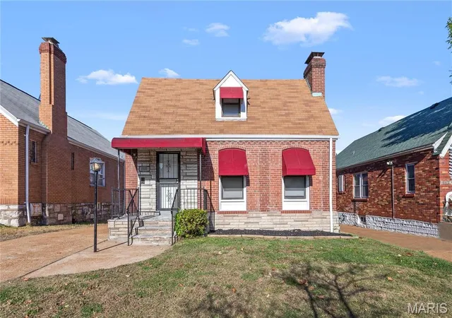 Single Family Residence at 1531 Switzer Ave, Saint Louis, MO 63147 | MLS# MIS25018985 | | Sold on 2025-06-02
